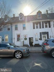 148 S BURLINGTON STREET