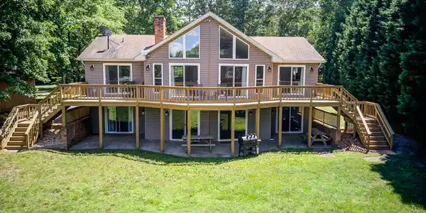 185 SIR WALTER DRIVE