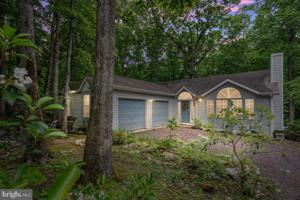 106 CREEKSIDE DRIVE