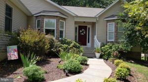 106 ASHLAWN COURT