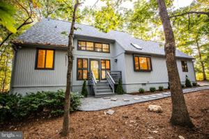 104 COLONIAL COURT