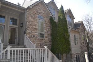 38 MOUNTAINWOODS DRIVE