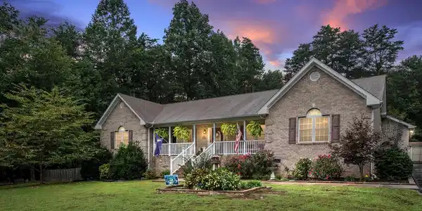 437 TALL PINES DRIVE