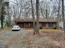 736 LAKEVIEW PARKWAY