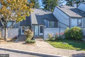 8 ARROWHEAD LANE