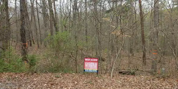 CEDAR CIRCLE