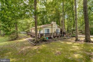 404 FAIRWAY DRIVE