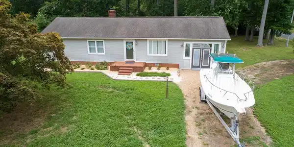 20 CRYSTAL LANE