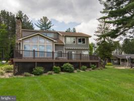 832 WHITE OAK DRIVE