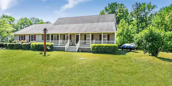 78 ESSEX PLACE