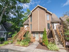 4 HARTWOOD DRIVE