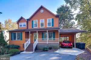 10915 OAKCREST CIRCLE