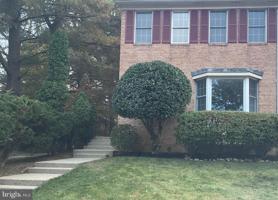 10617 LAKESIDE OAK COURT