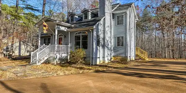 5507 WYNDEMERE CIRCLE