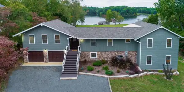 478 LAKEVIEW DRIVE