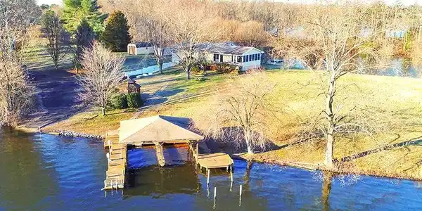138 LAKE COURT