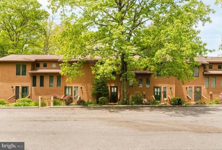 4 LAUREL BROOK DRIVE