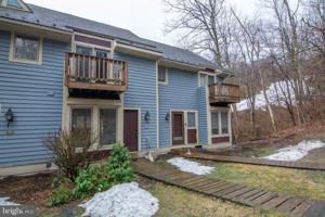 37 LAKEVIEW COURT