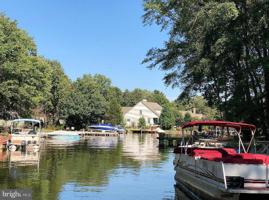 1437 LAKEVIEW PARKWAY