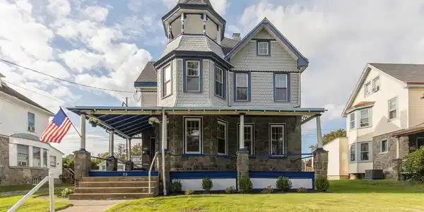 25 W HINCKLEY AVENUE