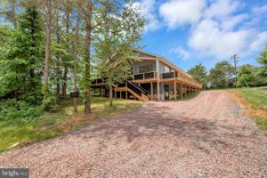 1604 LAKEVIEW PARKWAY