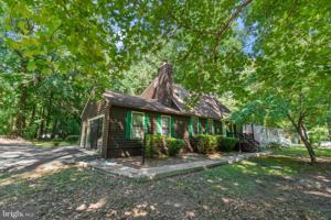 657 LAKE CAROLINE DRIVE