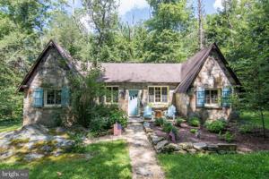 176 LAKE FOREST DRIVE