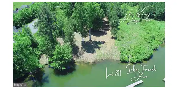 LAKE FOREST DR