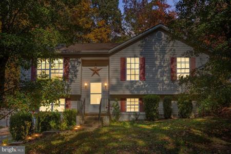 688 RUNNING FOX ROAD