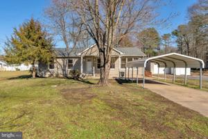 438 LAKE DRIVE