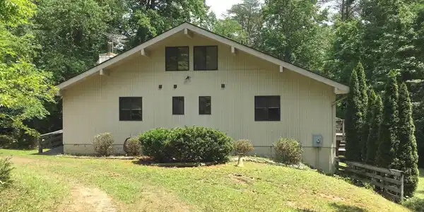 1 WINDYHILL COURT