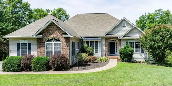78 SACHI MEWS