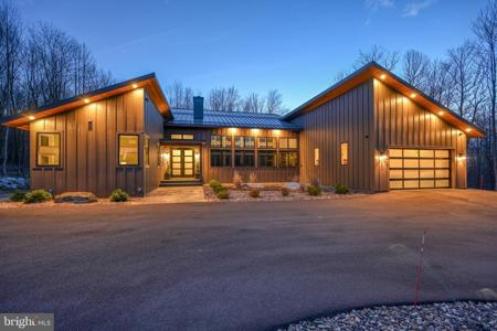 864 MOUNTAINVIEW DRIVE