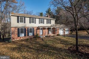 17 BELL BLUFF COURT