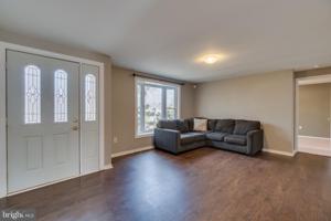 118 EDGEMONT LANE