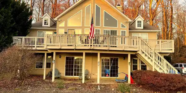 301 SECLUSION SHORES DRIVE