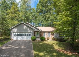 212 MEADOWVIEW LANE