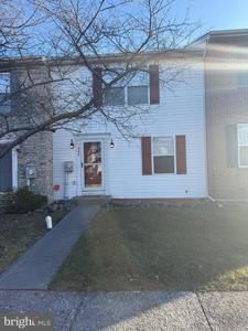 345 SURREY CLUB LANE