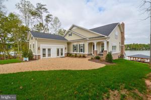 6822 LAKE POINTE DRIVE