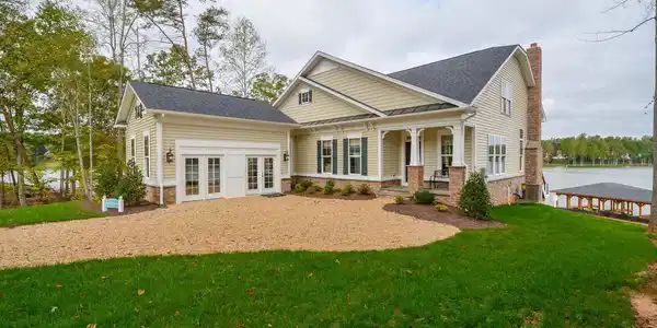 6822 LAKE POINTE DRIVE