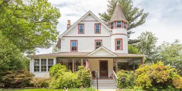 12 ROSEMONT AVENUE