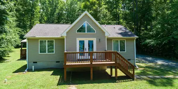 104 CUCKOOS NEST DRIVE