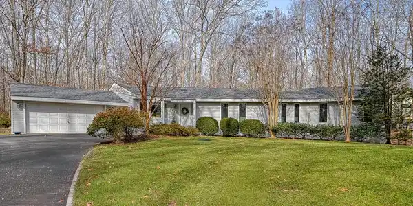 7102 OAKWOOD DRIVE