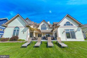 29 LAKEFRONT LINKS DRIVE