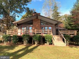 1305 N LAKESHORE DRIVE