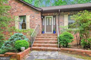 308 WAKEFIELD DRIVE