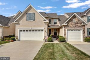 1516 HONEYSUCKLE COURT