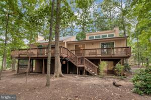 400 WAKEFIELD DRIVE