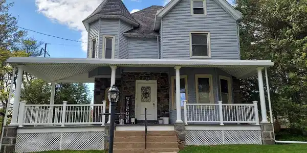 33 W HINCKLEY AVENUE