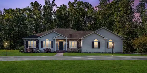 1376 HENSLEY ROAD
